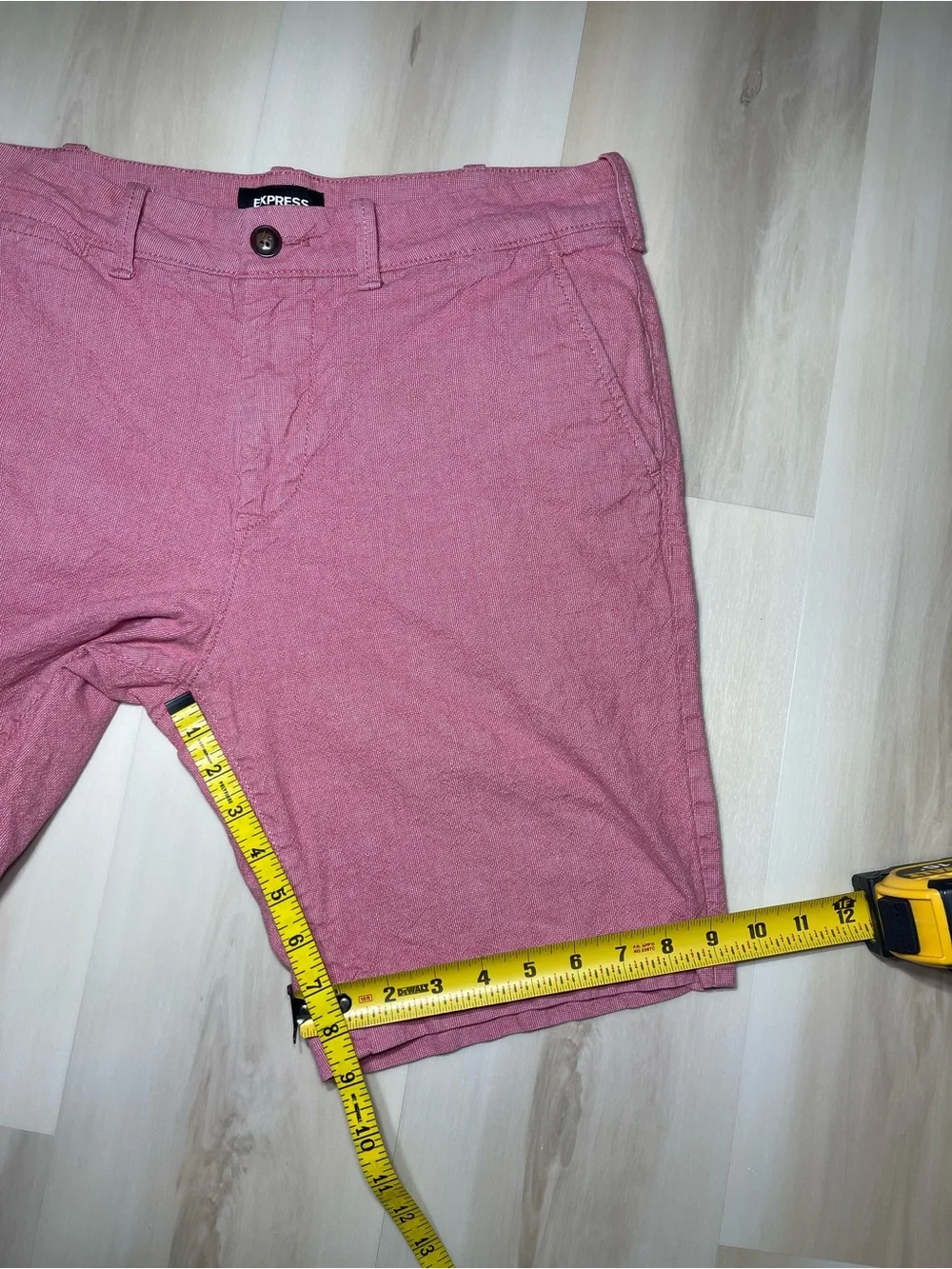 Express Classic Stretch Slim Salmon Shorts At the Knee 9” Inseam Men Sz 32